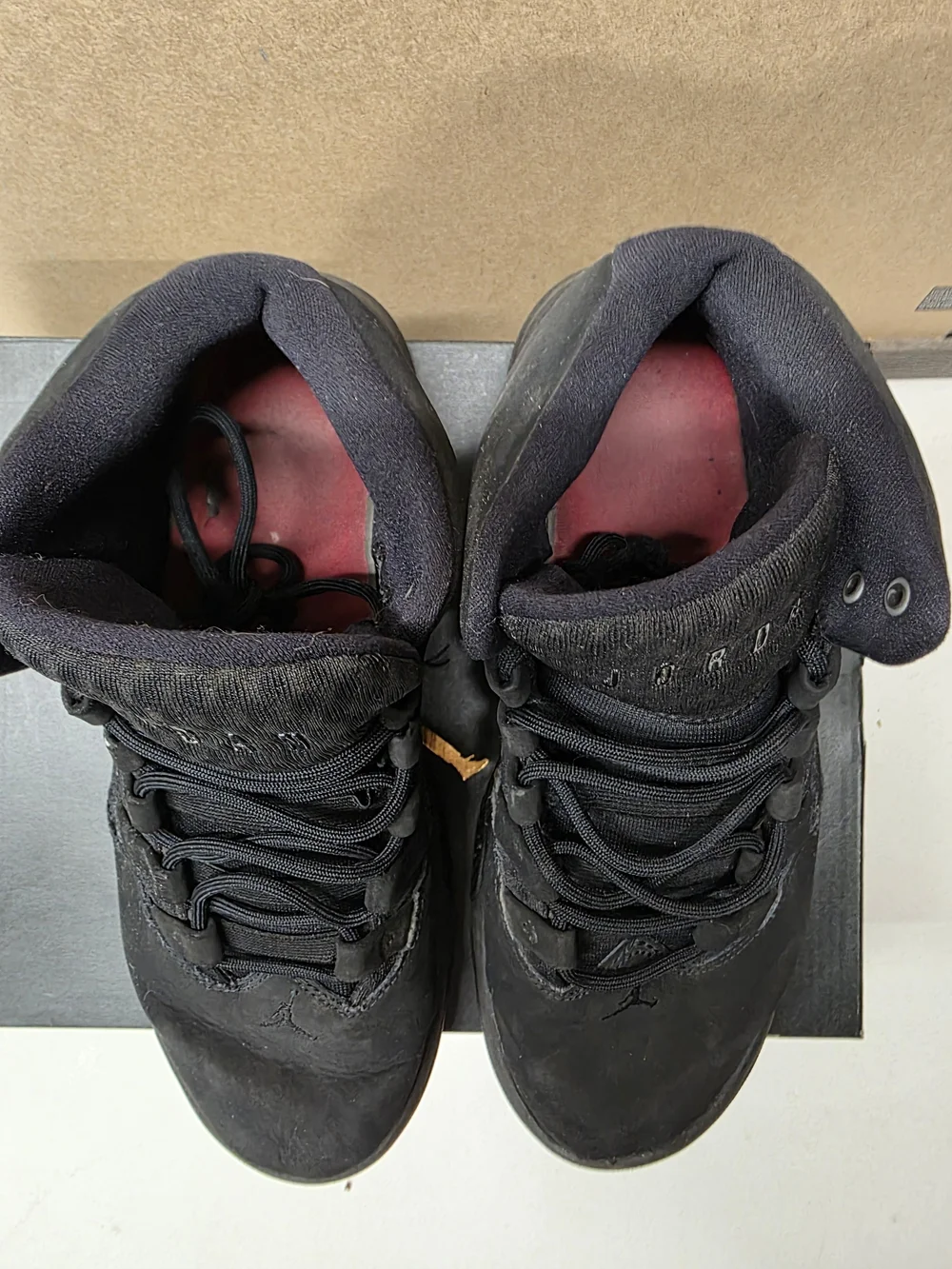 Jordan Max Aura in Black/Black - style AQ9084-001 -  Men's Size 8